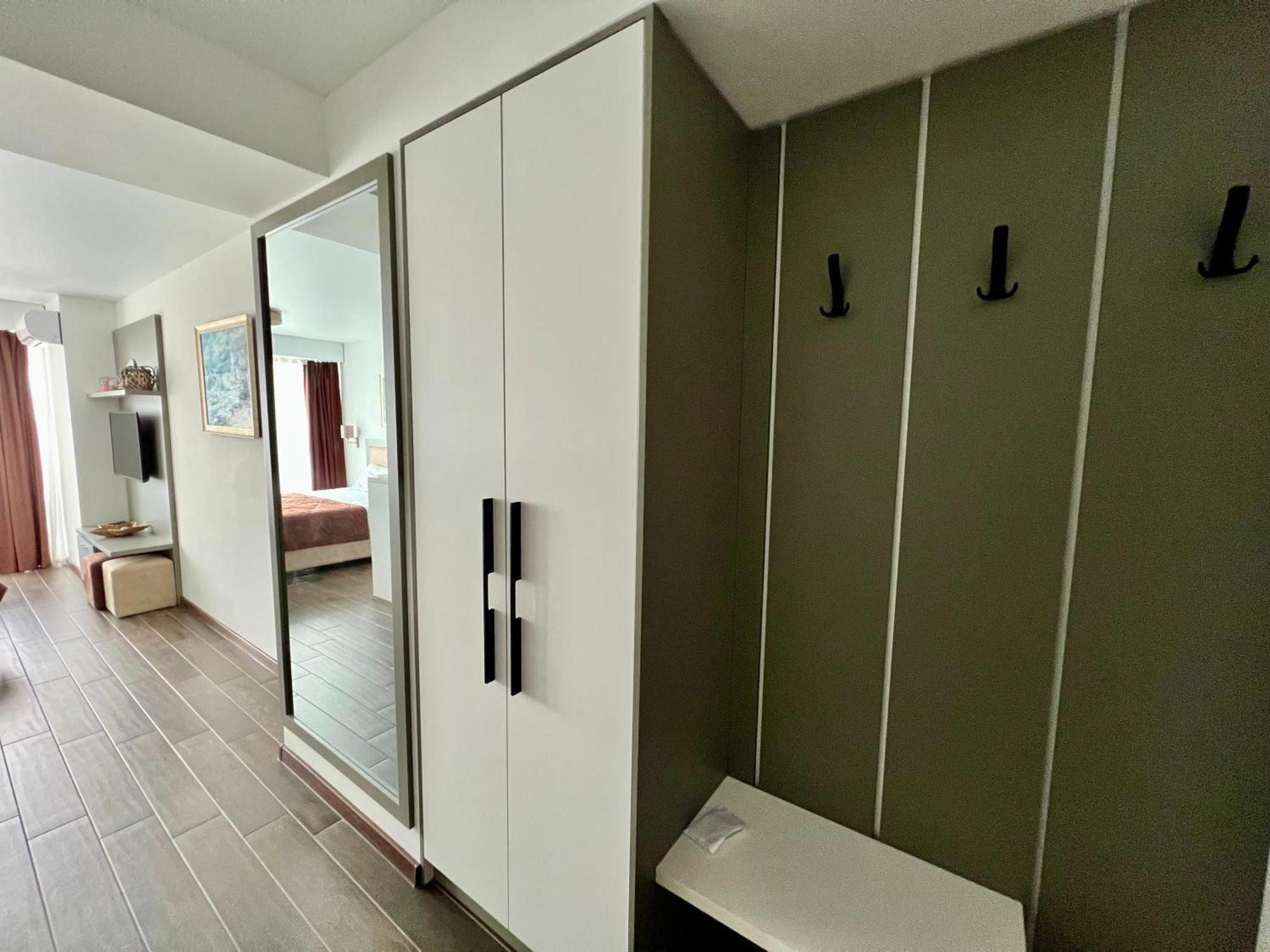 Orbi Beach Tower Batumi Exterior photo